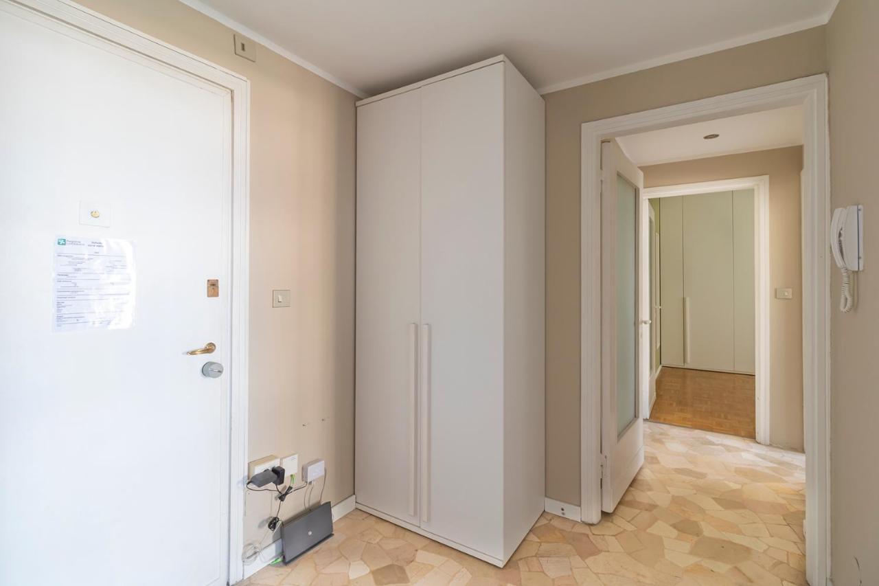 Апартаменты Altido Trendy Flat With Balcony, Easy Access To Milan Centre Экстерьер фото